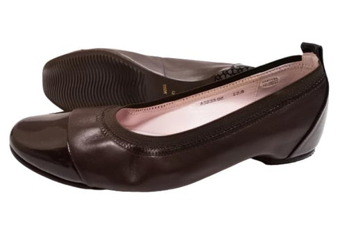 【…AShiOtO A3233 ダークブラウンエナメル】超軽量 牛革ボロネーゼバレエパンプス