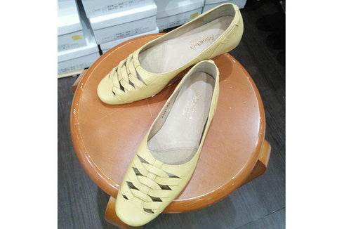 【…AShiOtO A3245 イエロー】超軽量 通気性抜群の牛革メッシュシューズ