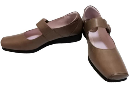 【…AShiOtO A3300 グレージュ】超軽量 本革ストラップシューズ