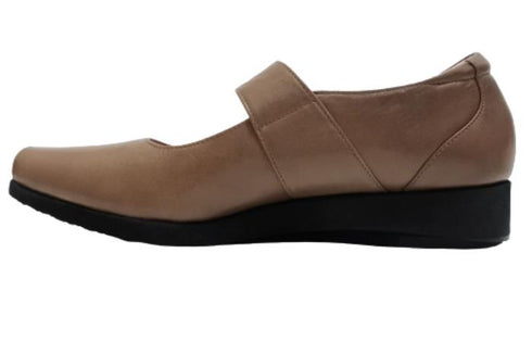 【…AShiOtO A3300 グレージュ】超軽量 本革ストラップシューズ