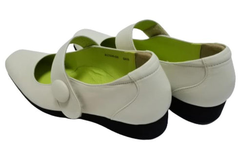 【…AShiOtO A3300 アイボリー】超軽量 本革ストラップシューズ