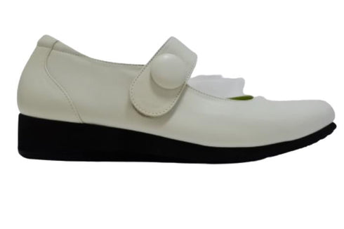 【…AShiOtO A3300 アイボリー】超軽量 本革ストラップシューズ