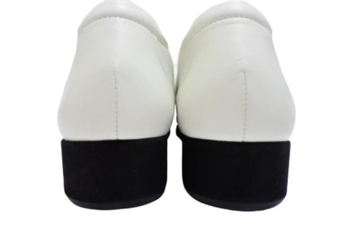 【…AShiOtO A3300 アイボリー】超軽量 本革ストラップシューズ