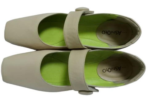 【…AShiOtO A3300 ライトベージュ】超軽量 本革ストラップシューズ