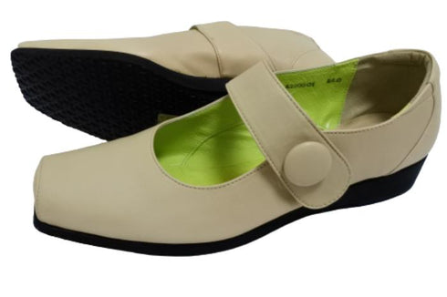 【…AShiOtO A3300 ライトベージュ】超軽量 本革ストラップシューズ