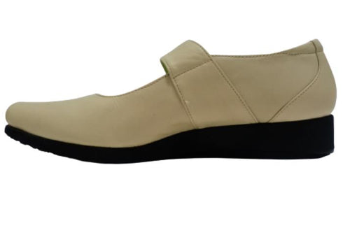 【…AShiOtO A3300 ライトベージュ】超軽量 本革ストラップシューズ