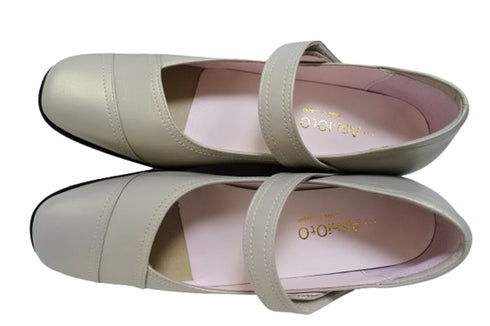 【…AShiOtO A3432 アイボリー】面ファスナーの甲ベルトで脱ぎ履きらくらく本革パンプス