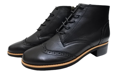 【…AShiOtO A91330 ブラック】サイドジップメダリオンチャッカーブーツ