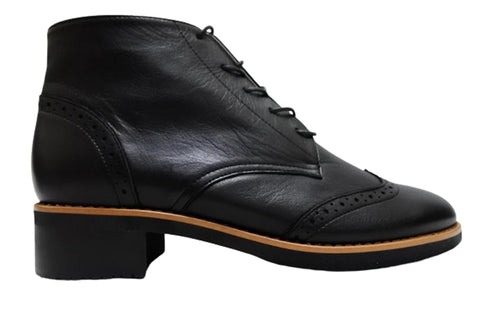 【…AShiOtO A91330 ブラック】サイドジップメダリオンチャッカーブーツ