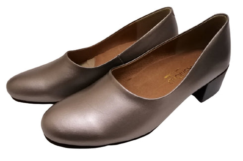 【…AShiOtO AP1135 シルバー】超軽量 国産レザーパンプス