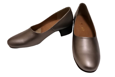 【…AShiOtO AP1135 シルバー】超軽量 国産レザーパンプス