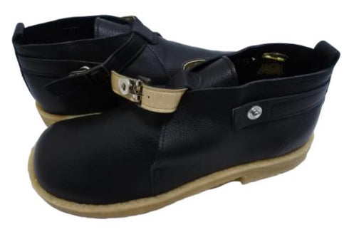 【かぼちゃの馬車 CA220 ブラック】くたっとやわらか本革ベルトストラップシューズ