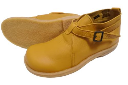 【かぼちゃの馬車 CA220 キャメル】くたっとやわらか本革ベルトストラップシューズ