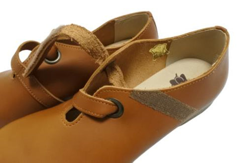 【かぼちゃの馬車 CA-5 キャメル】からまりベルトのおでこ靴♪