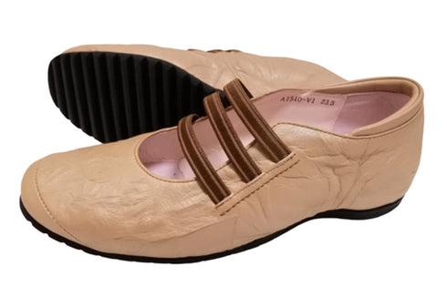 【…AShiOtO N1540 ライトベージュ】本革超軽量ゴムストラップシューズ