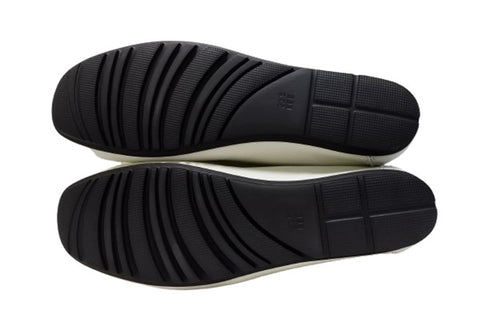 【PRETA flex P1101 ホワイト】本革レザープレーンモカシンシューズ