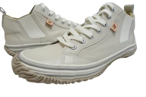 【SPINGLE SP442 アイボリー】カンガルー革ミドルカットサイドゴア